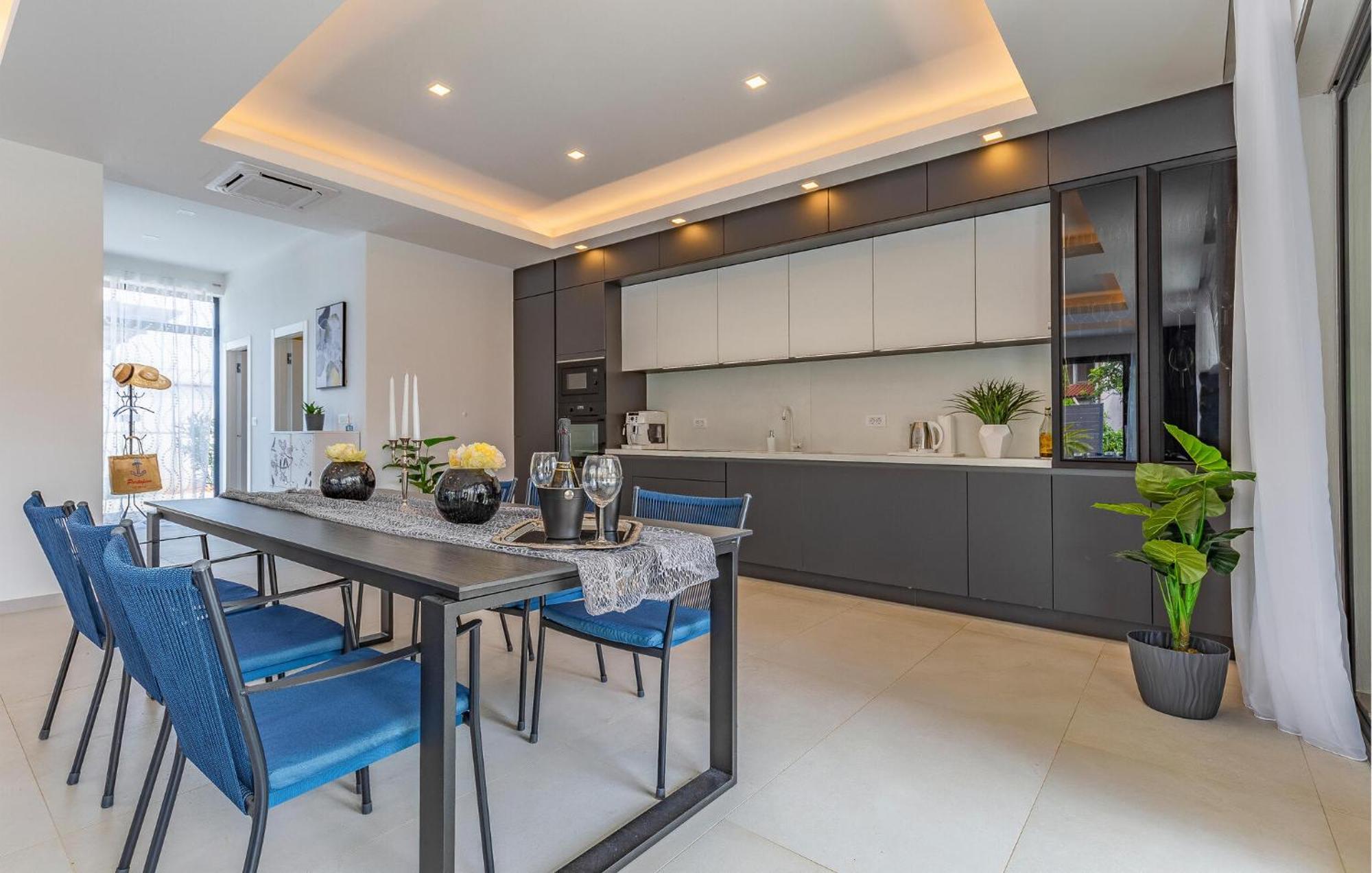 Vikendica In With Kitchen Pula